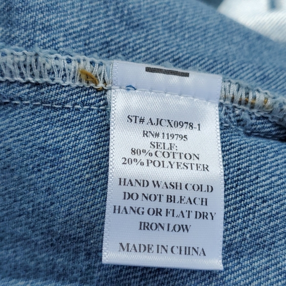 Sadie and sage denim peace sign trucker jacket - Picture 7 of 14